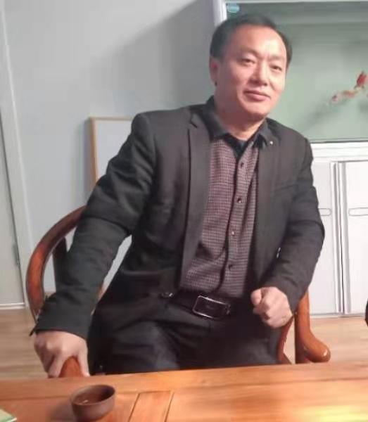 张伟书画家